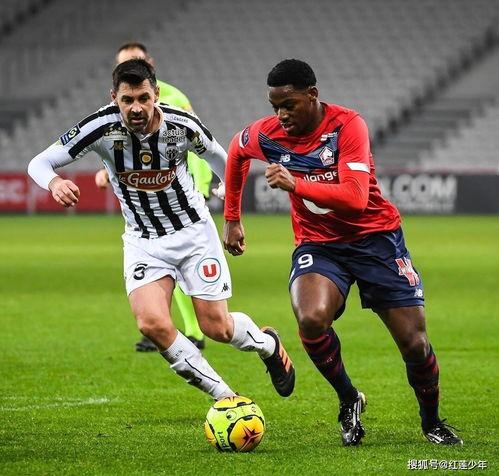 23-24赛季法甲第14轮：朗斯3 -2里昂